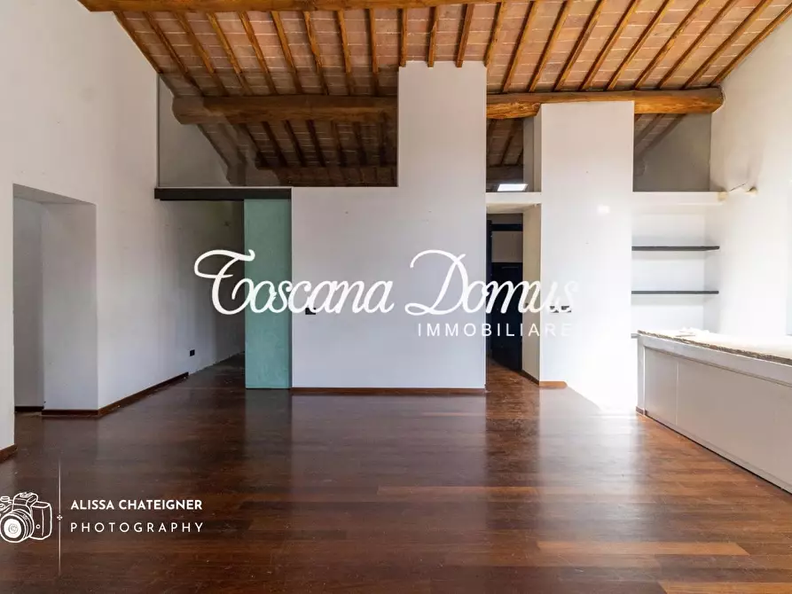 Immagine 19 di Porzione di casa in vendita  a Siena