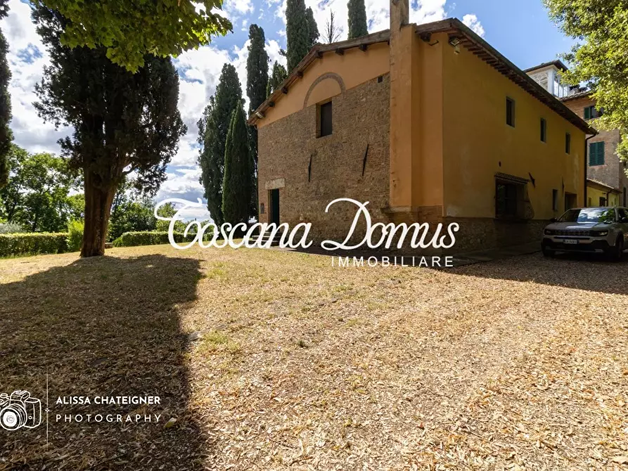 Immagine 2 di Porzione di casa in vendita  a Siena