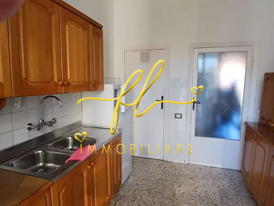 Immagine 6 di Appartamento in vendita  a Livorno