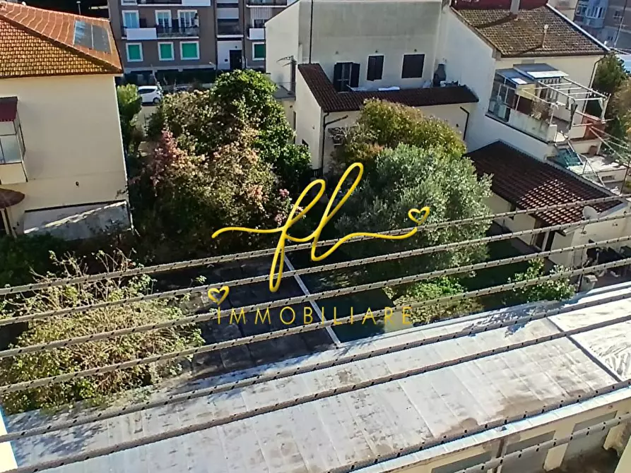 Immagine 18 di Appartamento in vendita  a Livorno