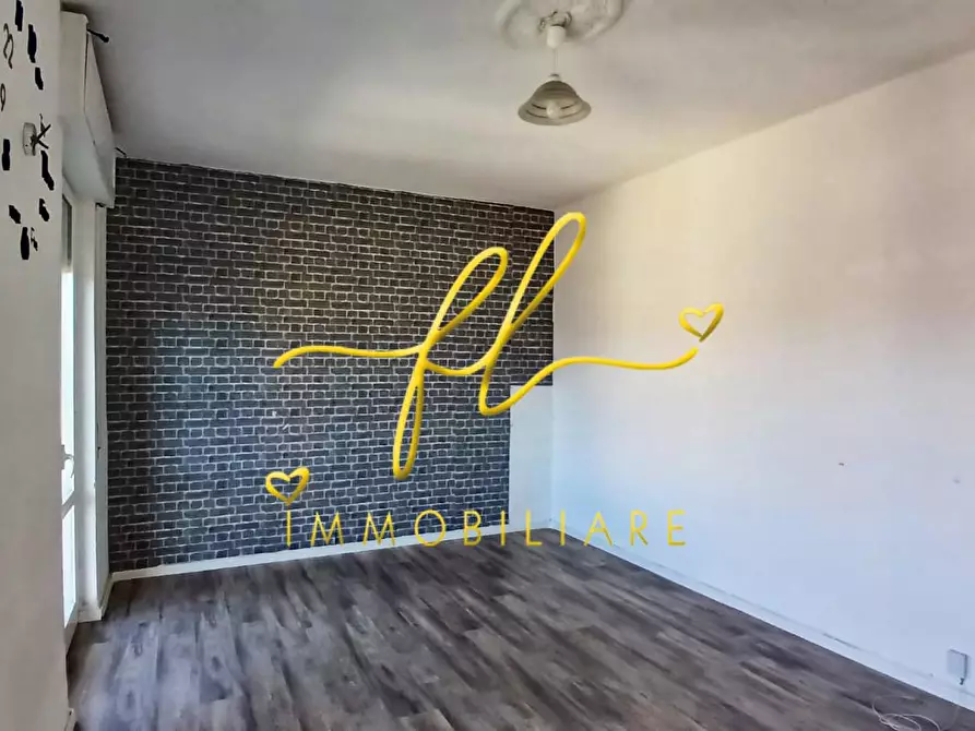 Immagine 2 di Appartamento in vendita  a Livorno