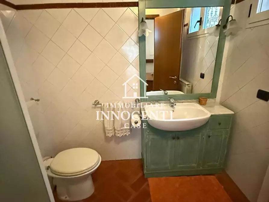 Immagine 13 di Casa indipendente in vendita  a Massa