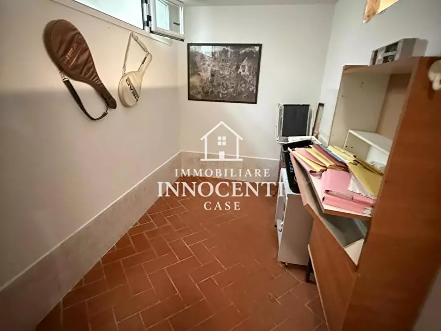 Immagine 18 di Casa indipendente in vendita  a Massa