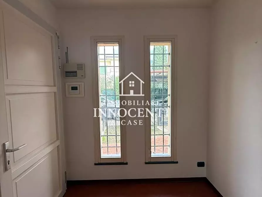 Immagine 25 di Casa indipendente in vendita  a Massa