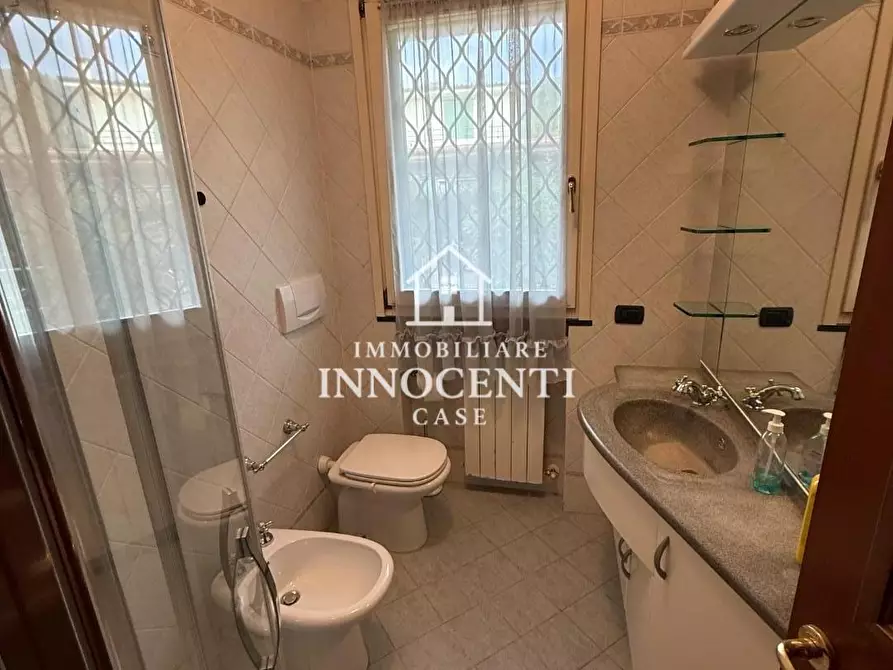 Immagine 27 di Casa indipendente in vendita  a Massa