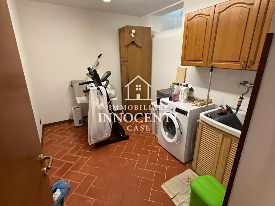 Immagine 17 di Casa indipendente in vendita  a Massa