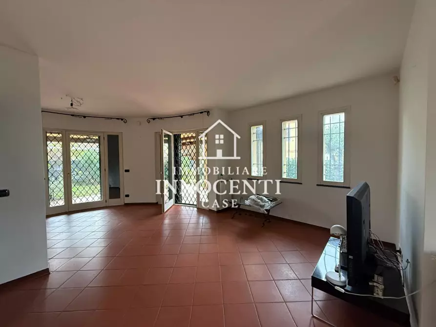 Immagine 26 di Casa indipendente in vendita  a Massa