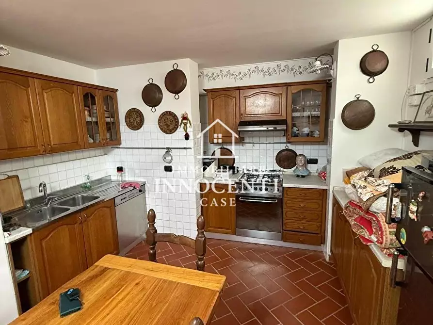 Immagine 15 di Casa indipendente in vendita  a Massa