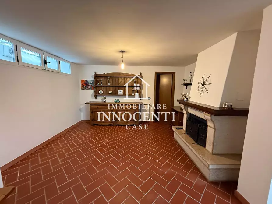 Immagine 11 di Casa indipendente in vendita  a Massa