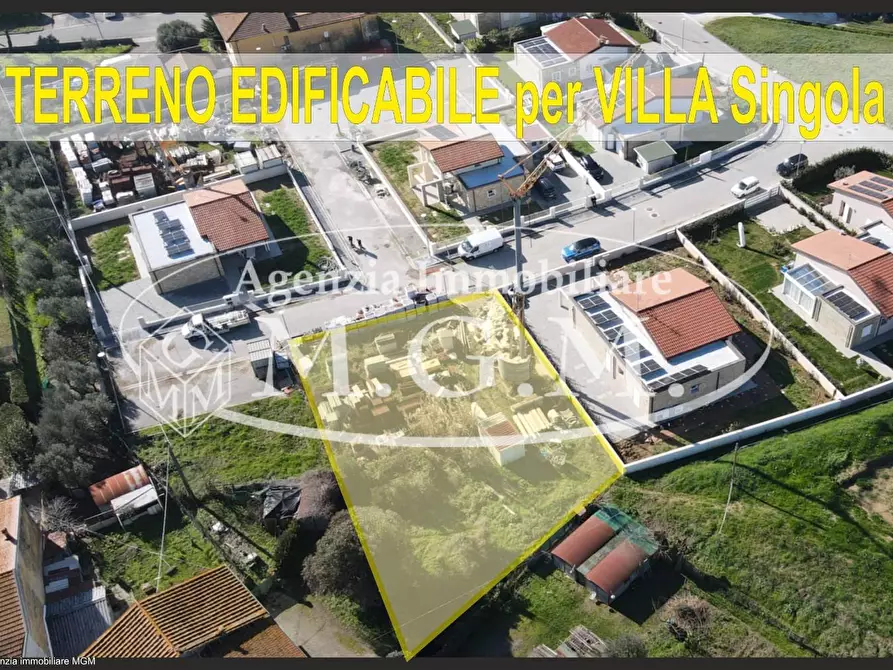 Immagine 1 di Terreno residenziale in vendita  a Calcinaia