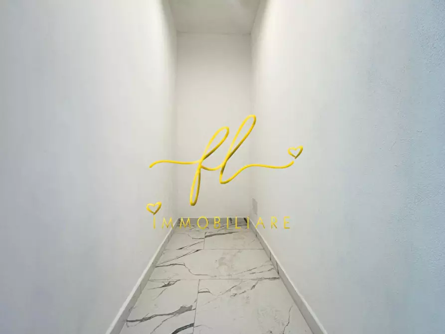 Immagine 10 di Appartamento in vendita  a Livorno