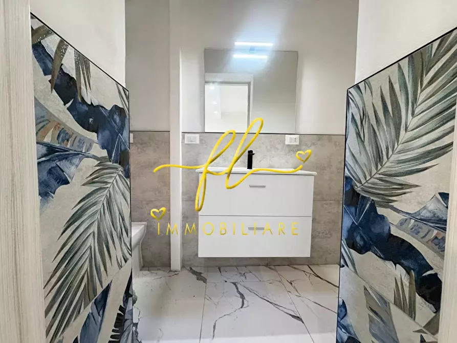 Immagine 13 di Appartamento in vendita  a Livorno