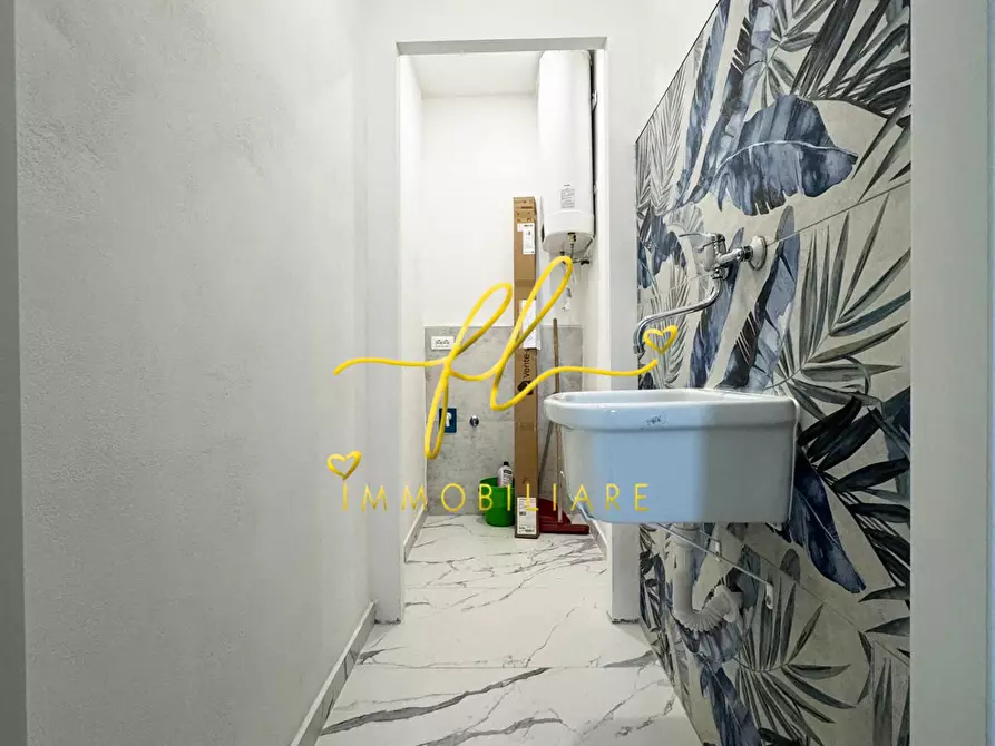 Immagine 12 di Appartamento in vendita  a Livorno