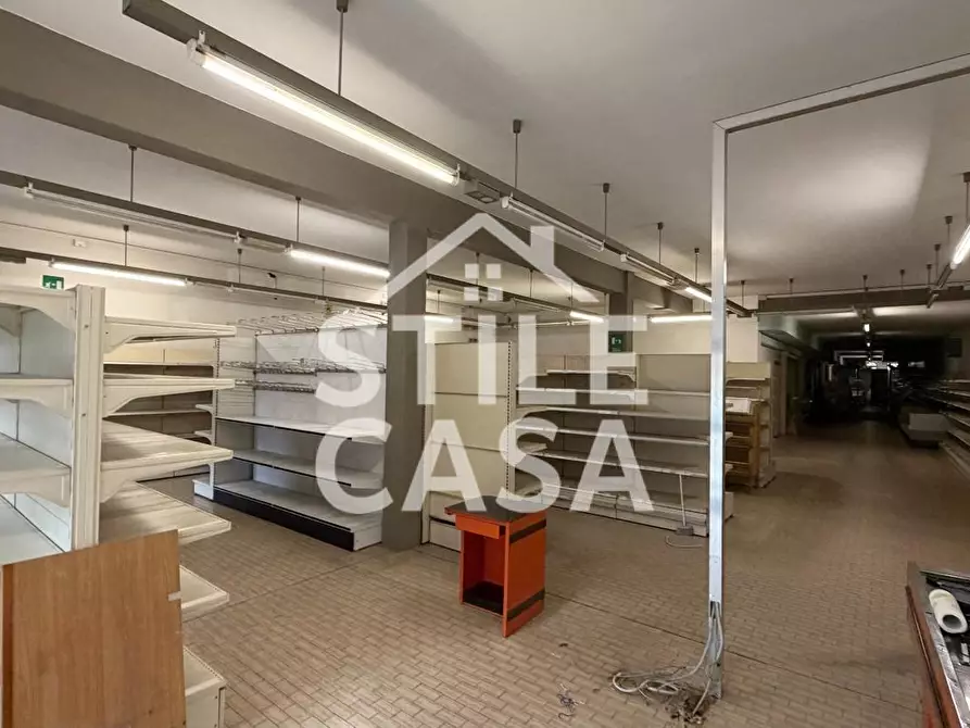 Immagine 4 di Locale commerciale in vendita  a Altopascio