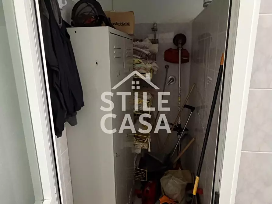 Immagine 33 di Locale commerciale in vendita  a Altopascio