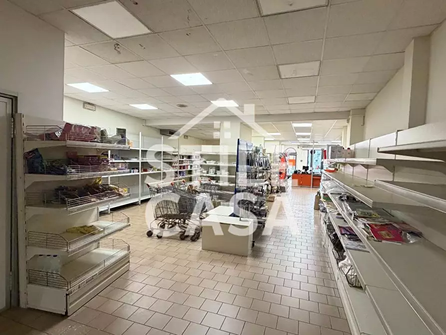 Immagine 14 di Locale commerciale in vendita  a Altopascio