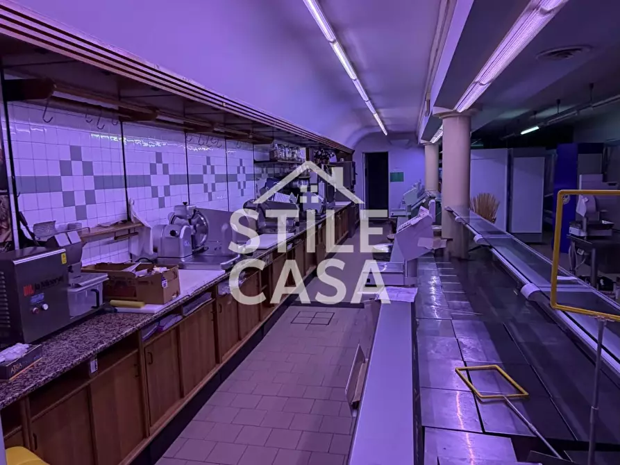 Immagine 10 di Locale commerciale in vendita  a Altopascio