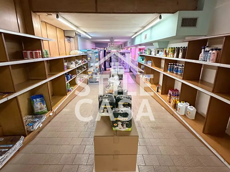 Immagine 12 di Locale commerciale in vendita  a Altopascio