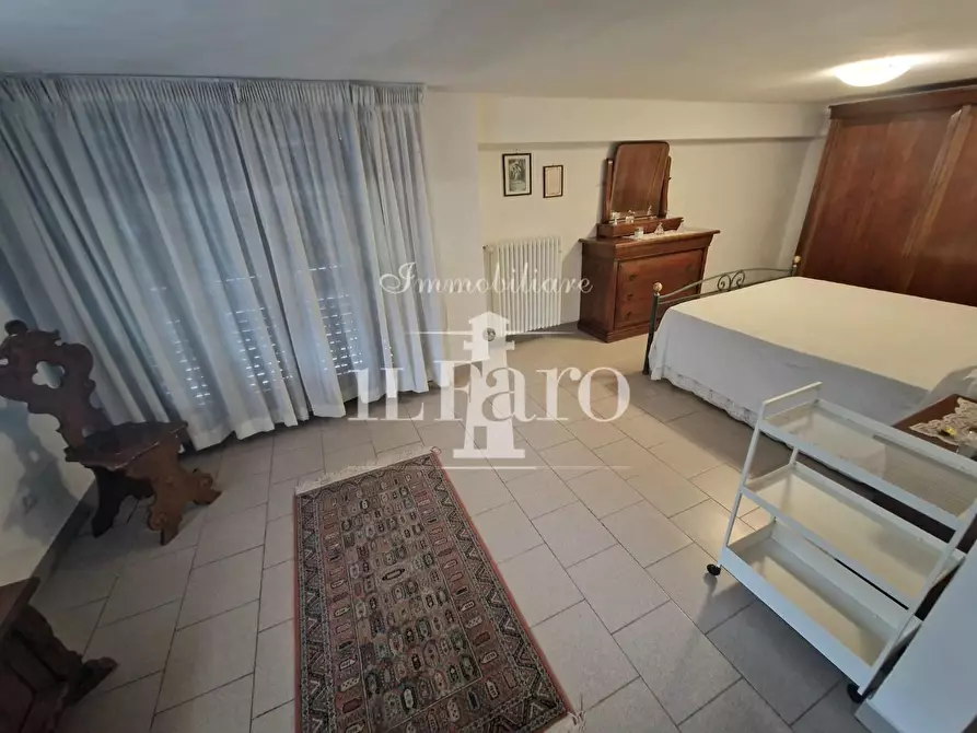 Immagine 41 di Villetta a schiera in vendita  a Campi Bisenzio