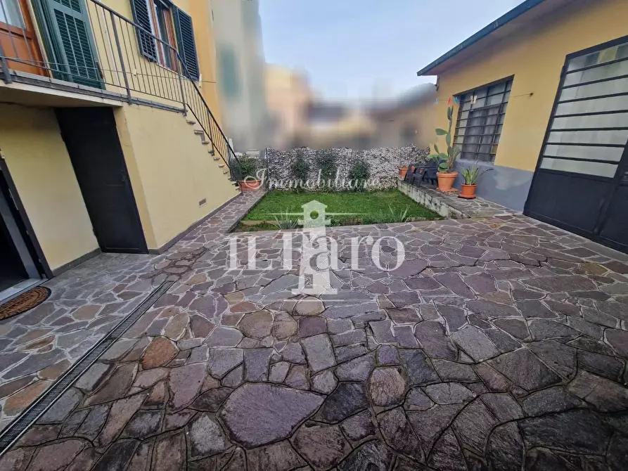 Immagine 48 di Villetta a schiera in vendita  a Campi Bisenzio