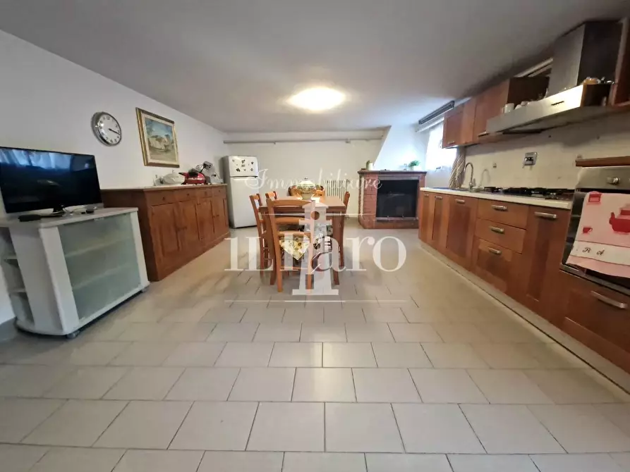 Immagine 37 di Villetta a schiera in vendita  a Campi Bisenzio