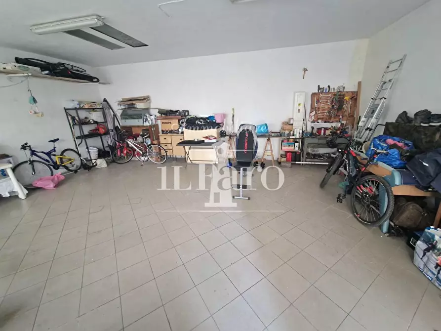 Immagine 45 di Villetta a schiera in vendita  a Campi Bisenzio