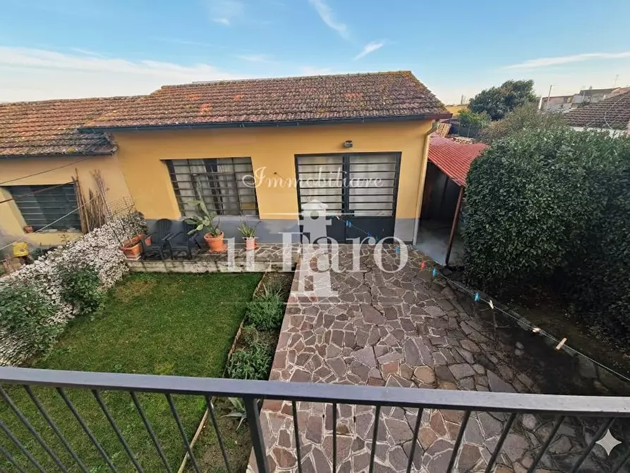 Immagine 49 di Villetta a schiera in vendita  a Campi Bisenzio