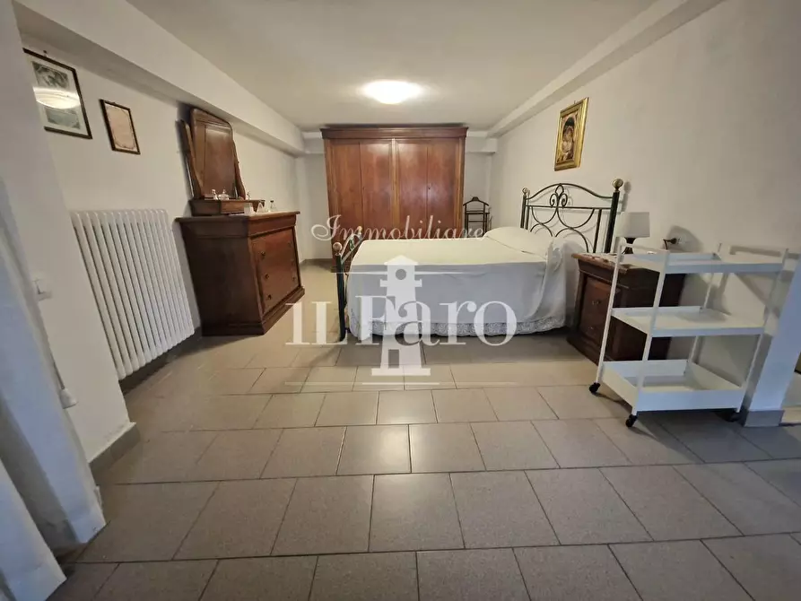 Immagine 40 di Villetta a schiera in vendita  a Campi Bisenzio