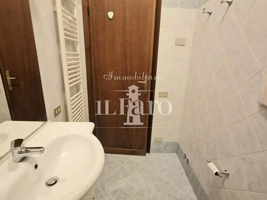 Immagine 44 di Appartamento in vendita  a Campi Bisenzio