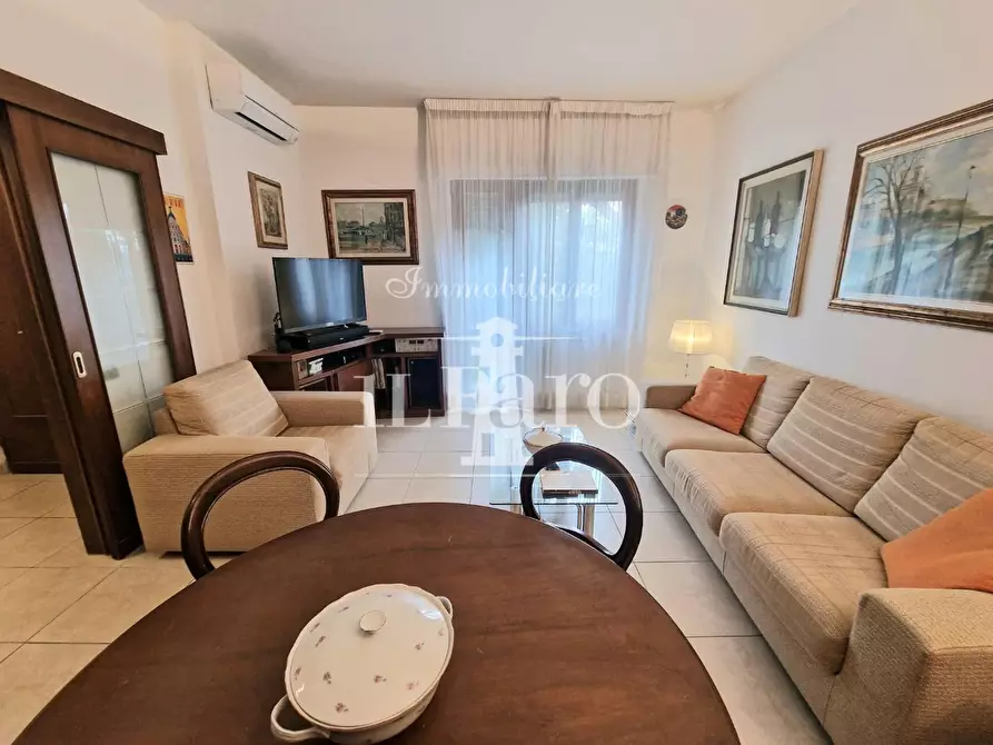 Immagine 6 di Appartamento in vendita  a Campi Bisenzio