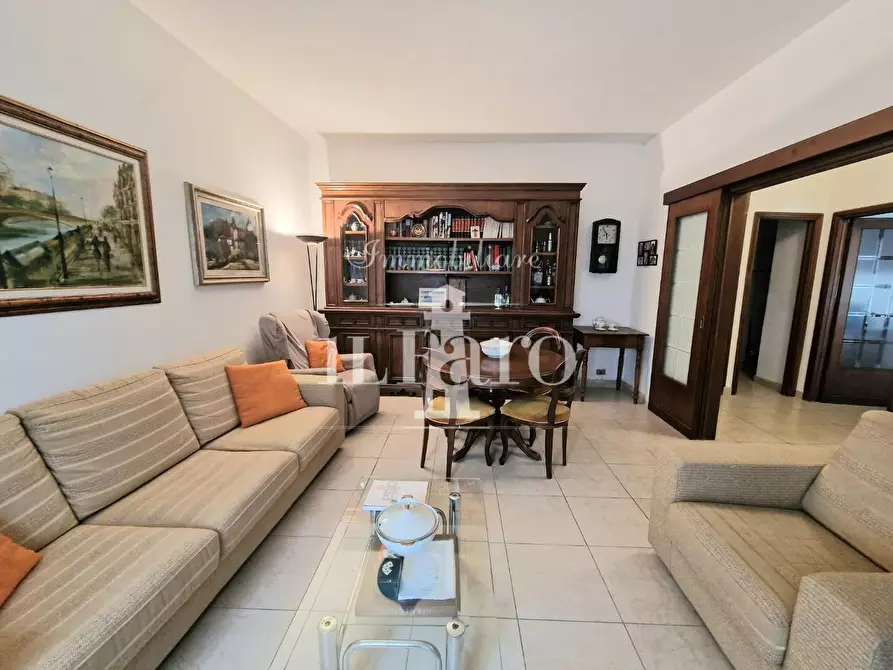 Immagine 1 di Appartamento in vendita  a Campi Bisenzio