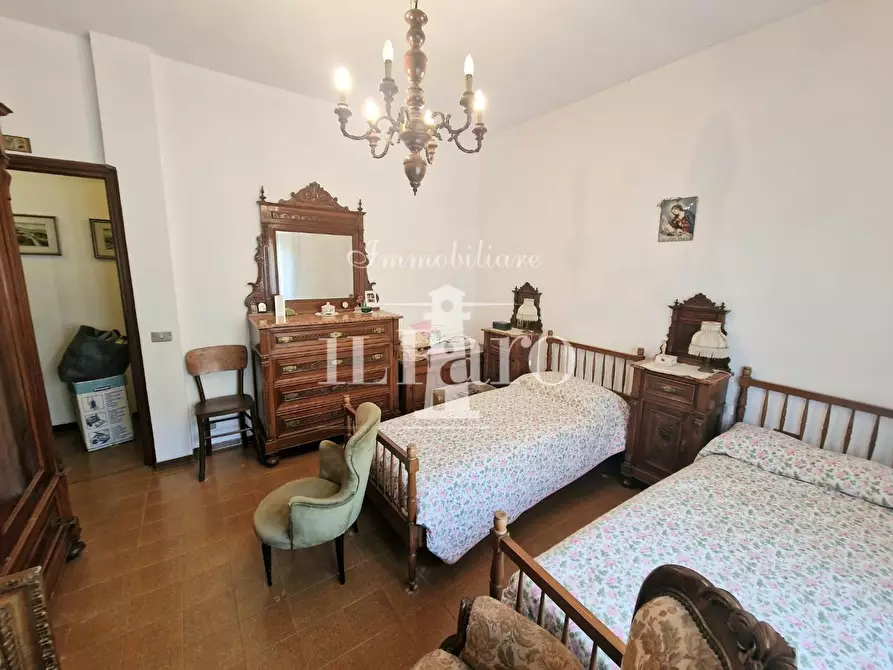 Immagine 27 di Appartamento in vendita  a Campi Bisenzio