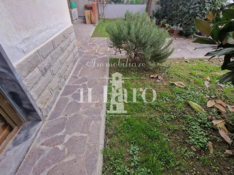 Immagine 49 di Appartamento in vendita  a Campi Bisenzio