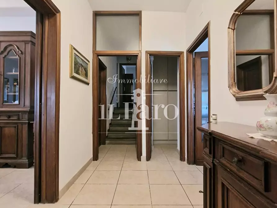 Immagine 13 di Appartamento in vendita  a Campi Bisenzio