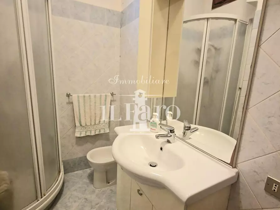 Immagine 42 di Appartamento in vendita  a Campi Bisenzio