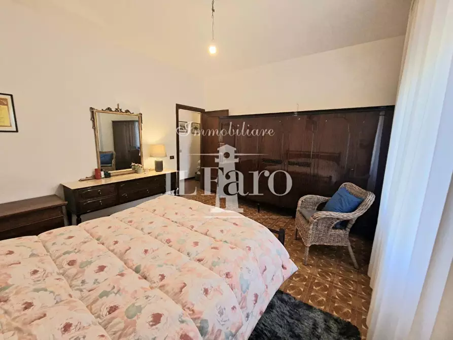 Immagine 17 di Appartamento in vendita  a Campi Bisenzio