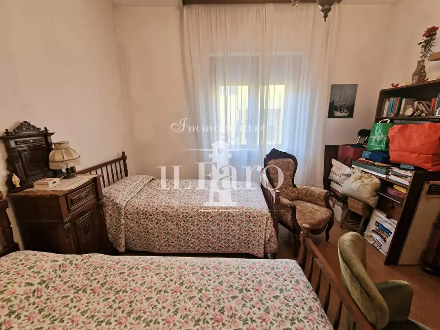 Immagine 29 di Appartamento in vendita  a Campi Bisenzio