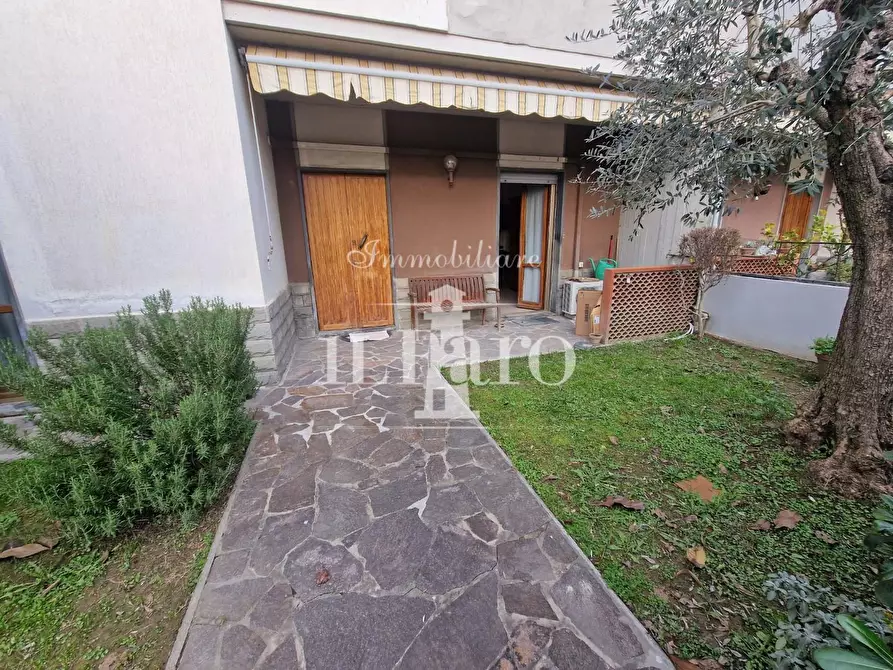 Immagine 45 di Appartamento in vendita  a Campi Bisenzio