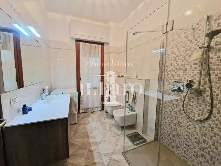 Immagine 36 di Appartamento in vendita  a Campi Bisenzio