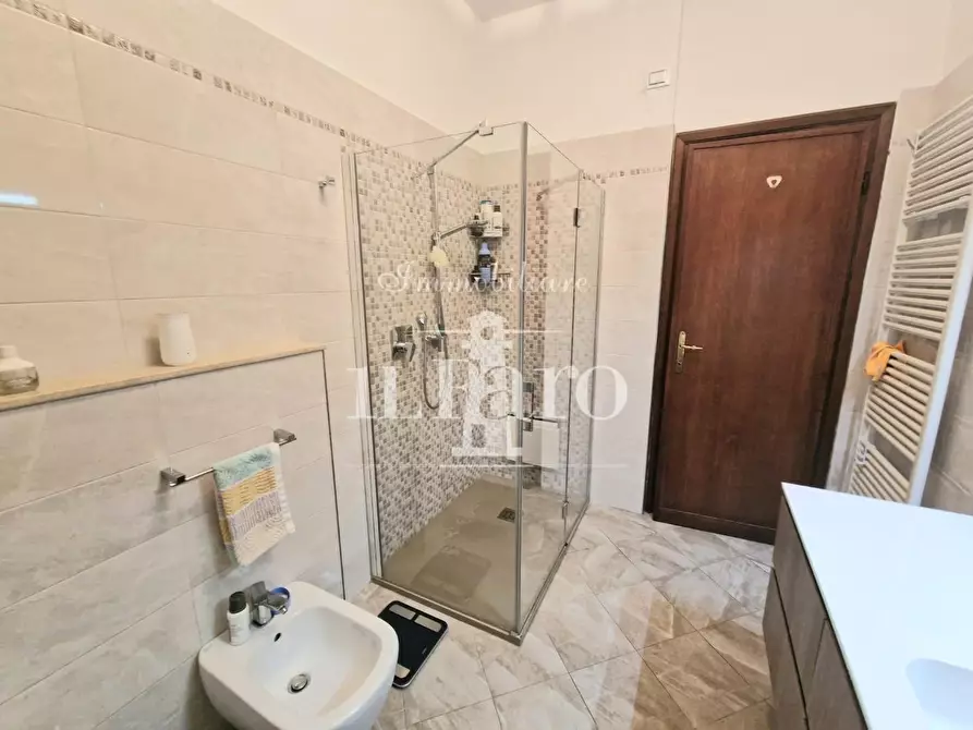 Immagine 41 di Appartamento in vendita  a Campi Bisenzio