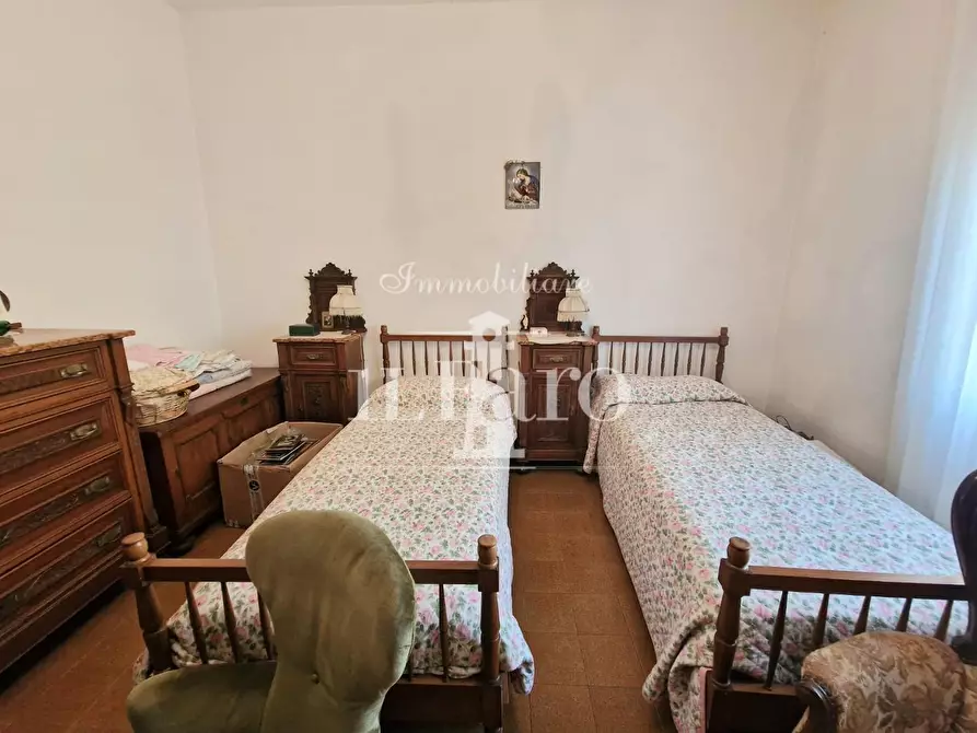 Immagine 28 di Appartamento in vendita  a Campi Bisenzio