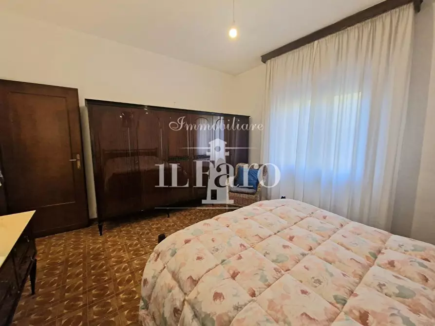 Immagine 23 di Appartamento in vendita  a Campi Bisenzio