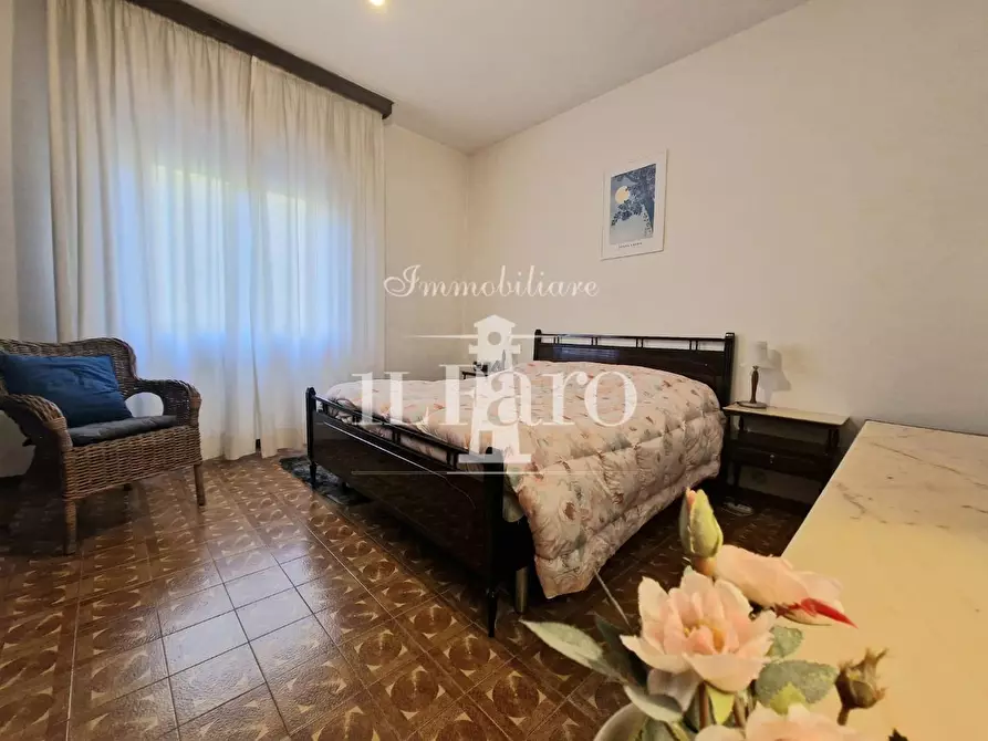 Immagine 21 di Appartamento in vendita  a Campi Bisenzio