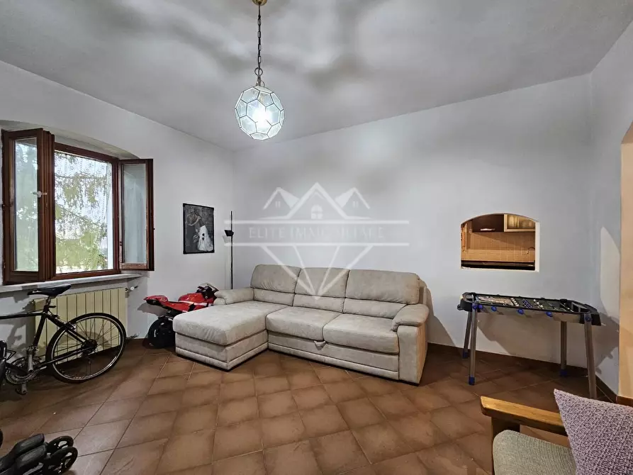 Immagine 9 di Appartamento in vendita  a Carrara