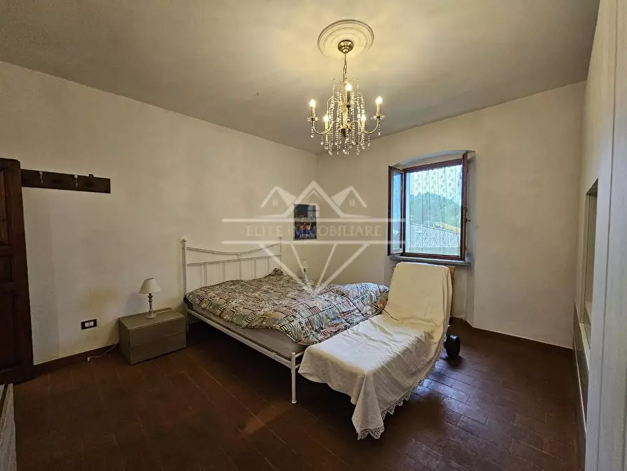 Immagine 12 di Appartamento in vendita  a Carrara