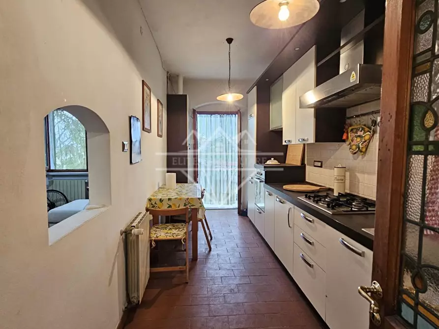 Immagine 10 di Appartamento in vendita  a Carrara