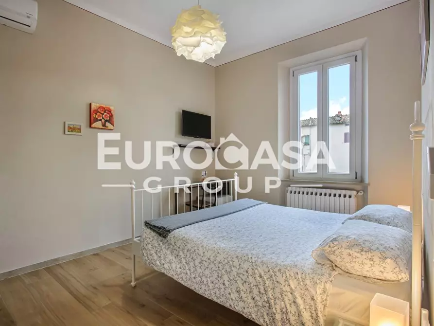 Immagine 9 di Villa in vendita  a Lucca