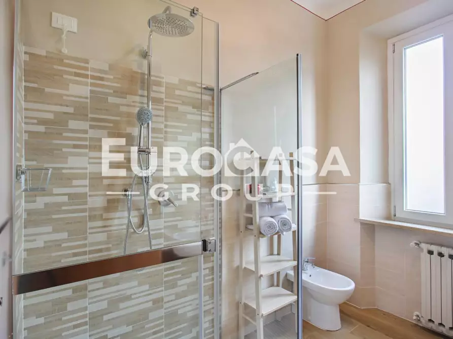 Immagine 2 di Villa in vendita  a Lucca