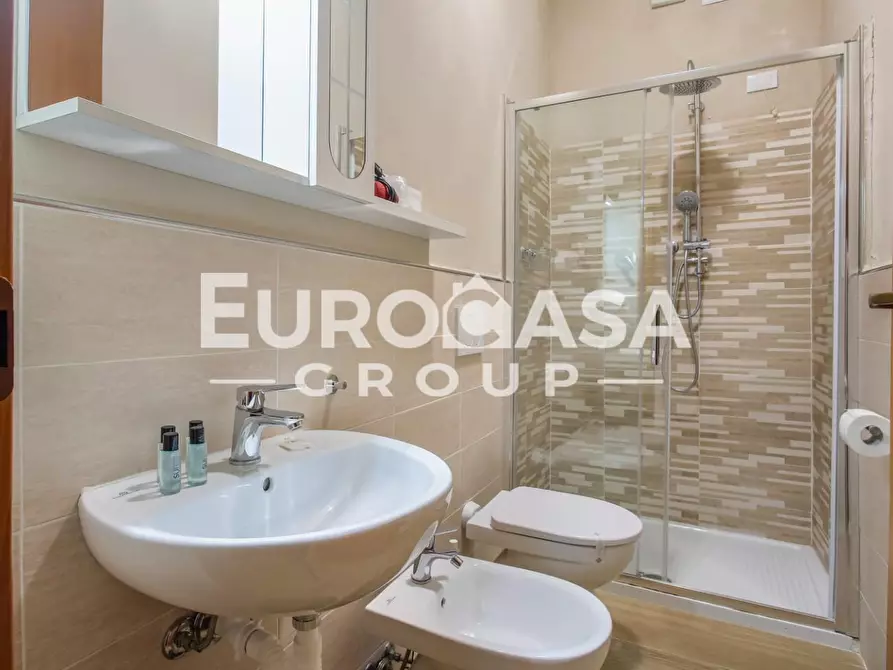 Immagine 4 di Villa in vendita  a Lucca