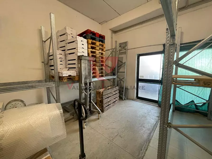 Immagine 2 di Magazzino in vendita  a Monteriggioni